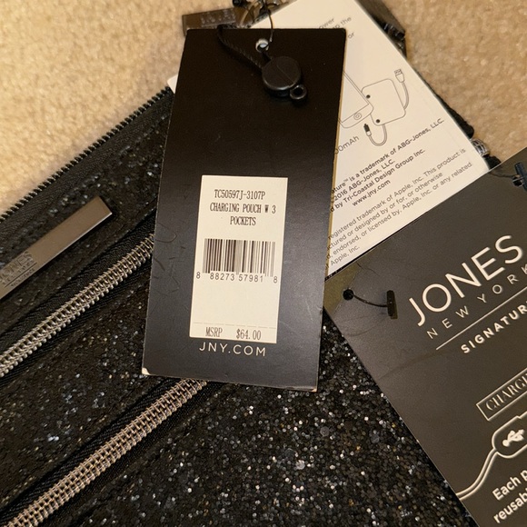 Jones New York Signature Charging Pouch Travel Bag Black Sparkle USB NWT - Picture 4 of 6